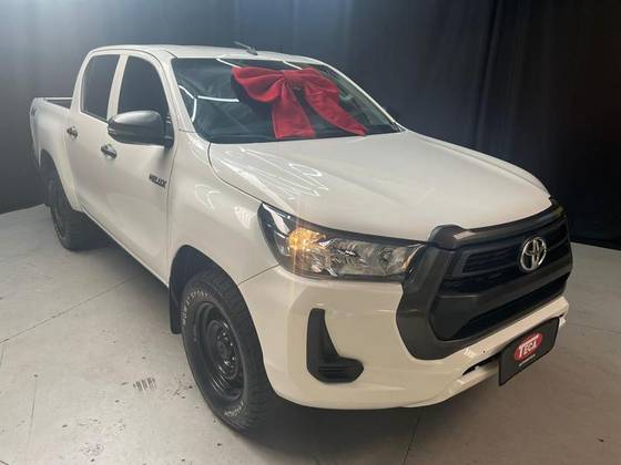 TOYOTA HILUX 2.8 D-4D TURBO DIESEL CD POWER PACK 4X4 MANUAL TOYOTA HILUX 2.8 D-4D TURBO DIESEL CD POWER PACK 4X4 MANUAL